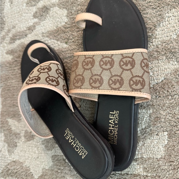 🤎💄MICHAEL KORS Slide On Flats - Picture 3 of 9